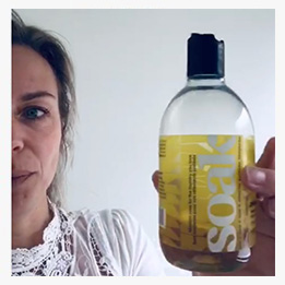 blog photo woman with washing liquid soak